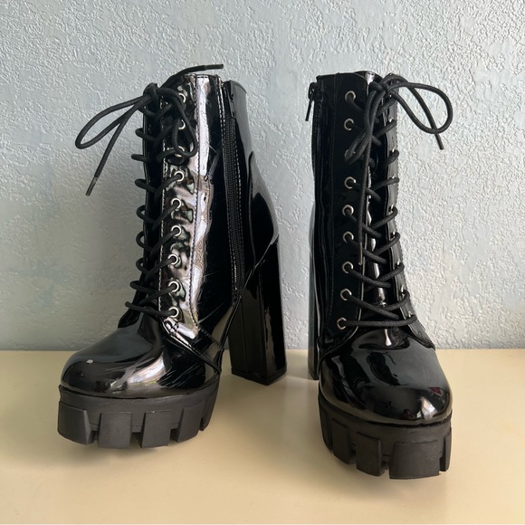 Wild Diva 90’s Punk Goth Black Patent Platform Lace-Up Chunky Heel Boots Size 8 - Picture 1 of 11